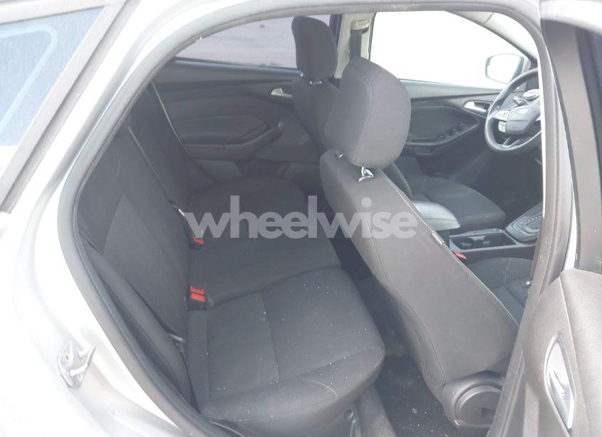 Photo 8 of 2016 Ford Focus SE (VIN 1FADP3K28GL381088)