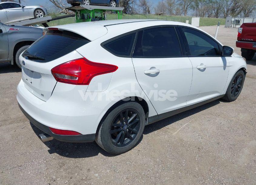 Photo 4 of 2017 Ford Focus SE (VIN 1FADP3K28HL217843)
