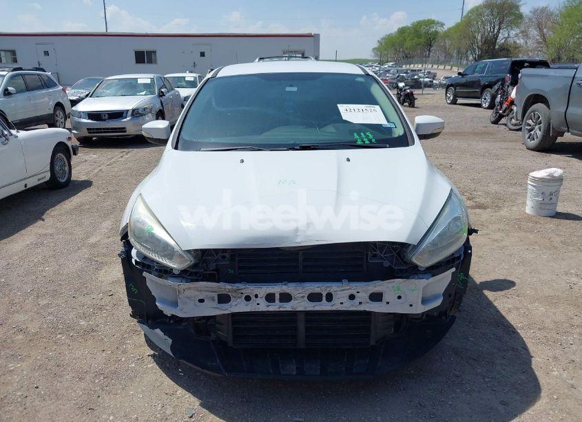 Photo 6 of 2017 Ford Focus SE (VIN 1FADP3K28HL217843)