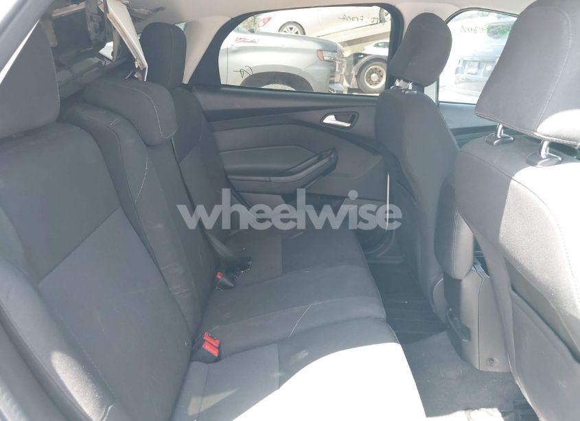 Photo 8 of 2017 Ford Focus SE (VIN 1FADP3K28HL217843)