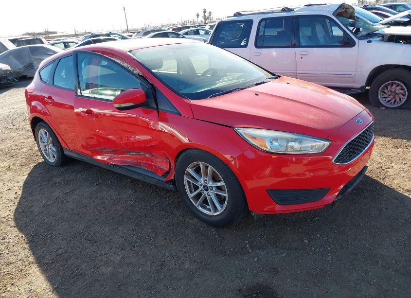 2017 Ford Focus SE (VIN 1FADP3K28HL223934) main photo