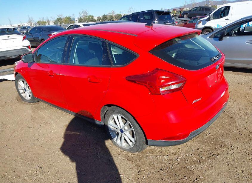 Photo 3 of 2017 Ford Focus SE (VIN 1FADP3K28HL223934)