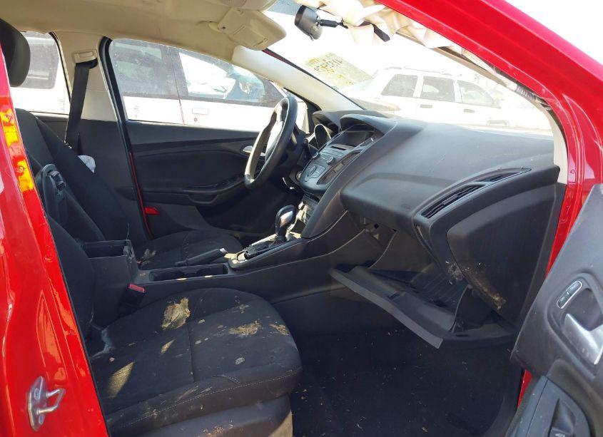 Photo 5 of 2017 Ford Focus SE (VIN 1FADP3K28HL223934)