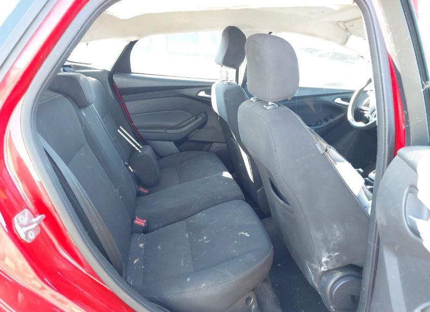 Photo 8 of 2017 Ford Focus SE (VIN 1FADP3K28HL223934)