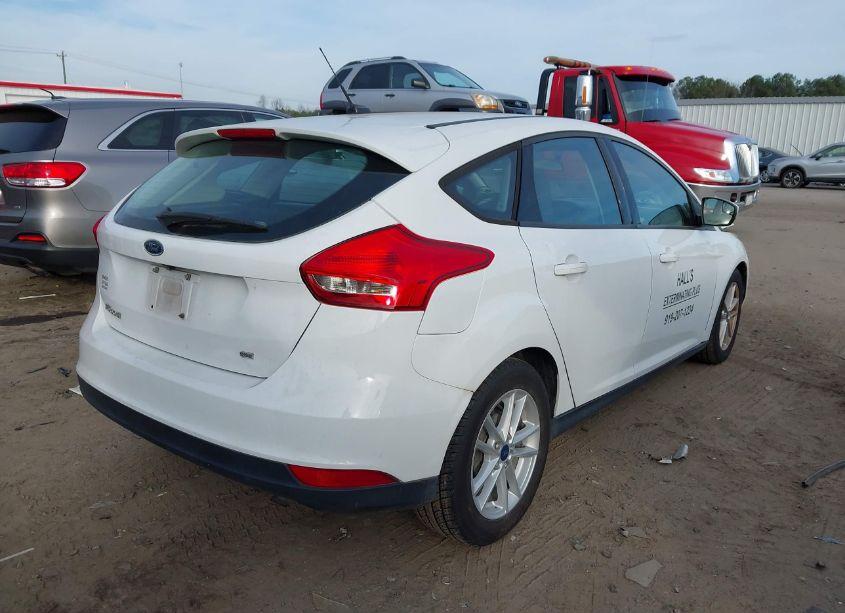 Photo 4 of 2017 Ford Focus SE (VIN 1FADP3K28HL251314)