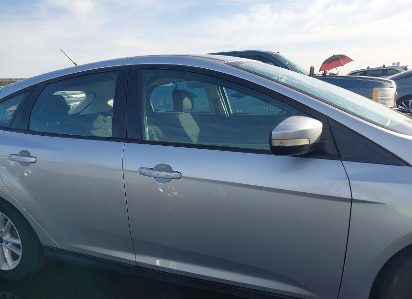 Photo 13 of 2017 Ford Focus SE (VIN 1FADP3K28HL264080)