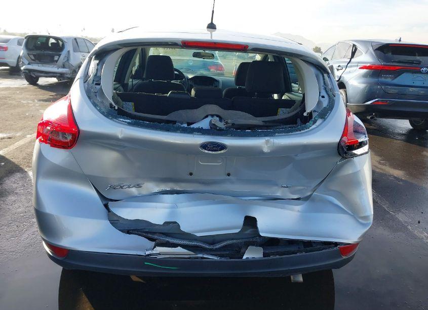 Photo 16 of 2017 Ford Focus SE (VIN 1FADP3K28HL264080)