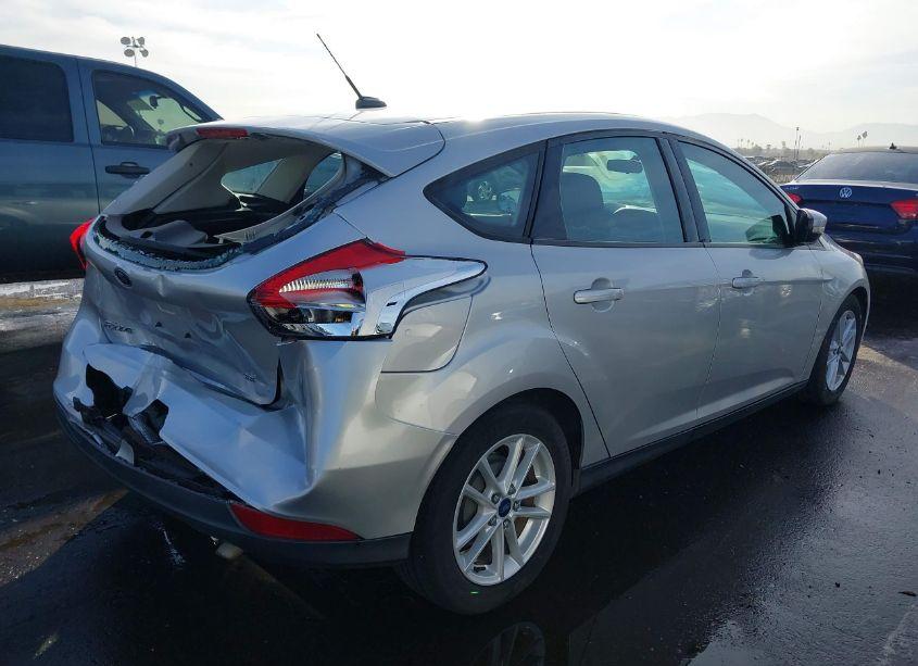 Photo 4 of 2017 Ford Focus SE (VIN 1FADP3K28HL264080)