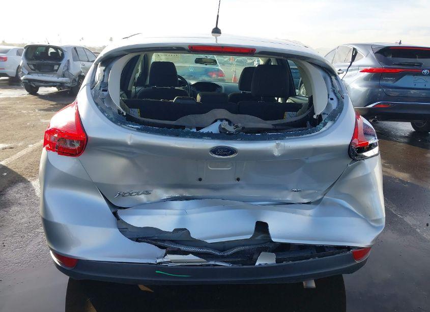 Photo 6 of 2017 Ford Focus SE (VIN 1FADP3K28HL264080)