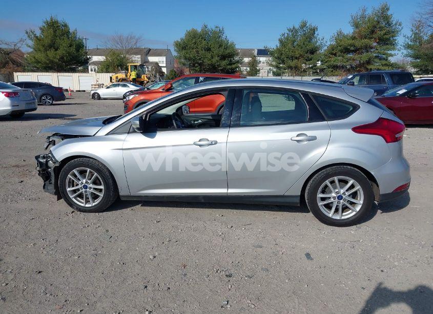 Photo 14 of 2017 Ford Focus SE (VIN 1FADP3K28HL338520)