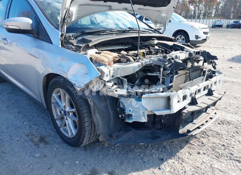 Photo 17 of 2017 Ford Focus SE (VIN 1FADP3K28HL338520)