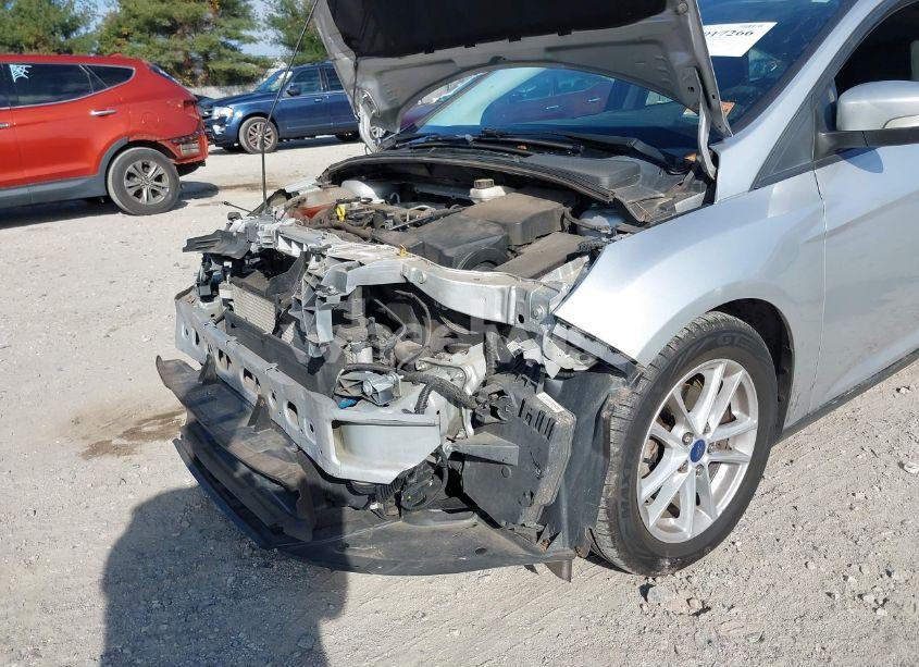 Photo 18 of 2017 Ford Focus SE (VIN 1FADP3K28HL338520)