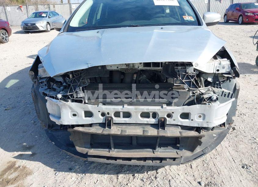 Photo 19 of 2017 Ford Focus SE (VIN 1FADP3K28HL338520)