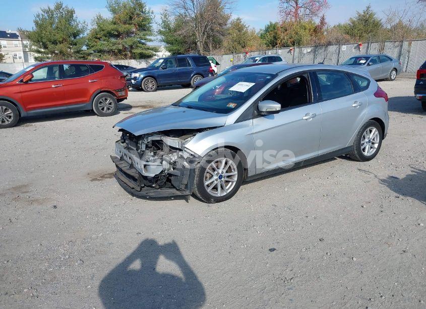 Photo 2 of 2017 Ford Focus SE (VIN 1FADP3K28HL338520)