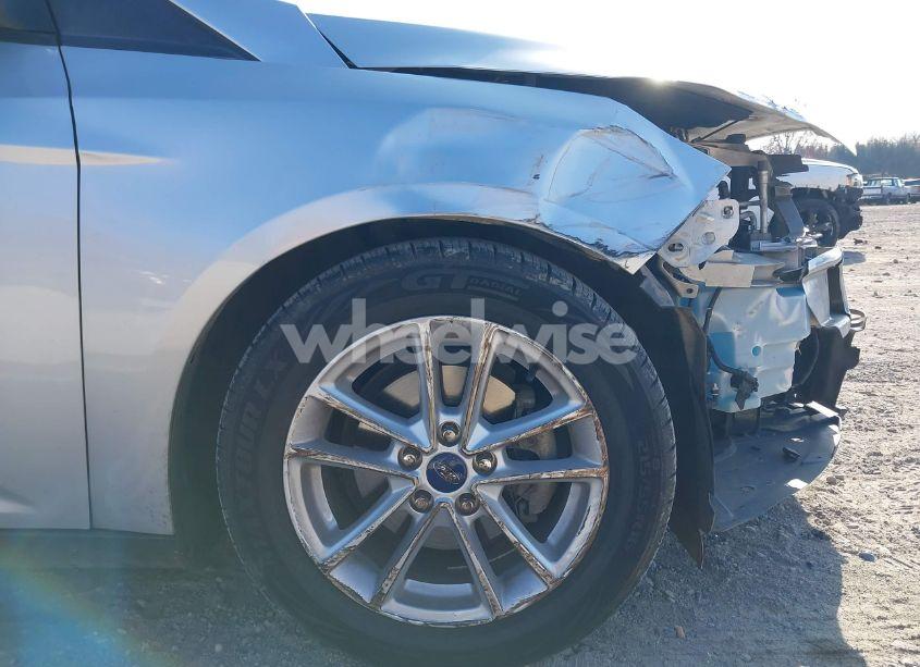 Photo 20 of 2017 Ford Focus SE (VIN 1FADP3K28HL338520)