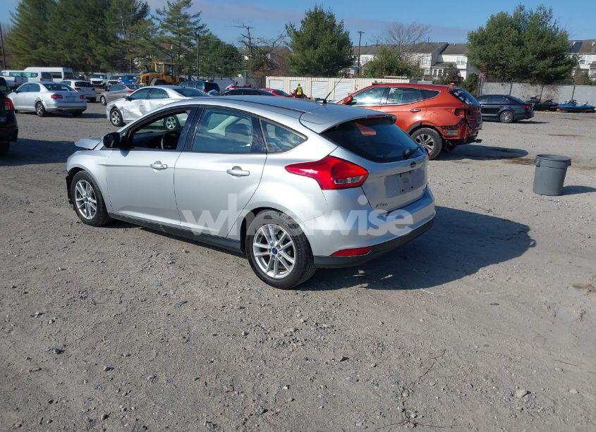 Photo 3 of 2017 Ford Focus SE (VIN 1FADP3K28HL338520)