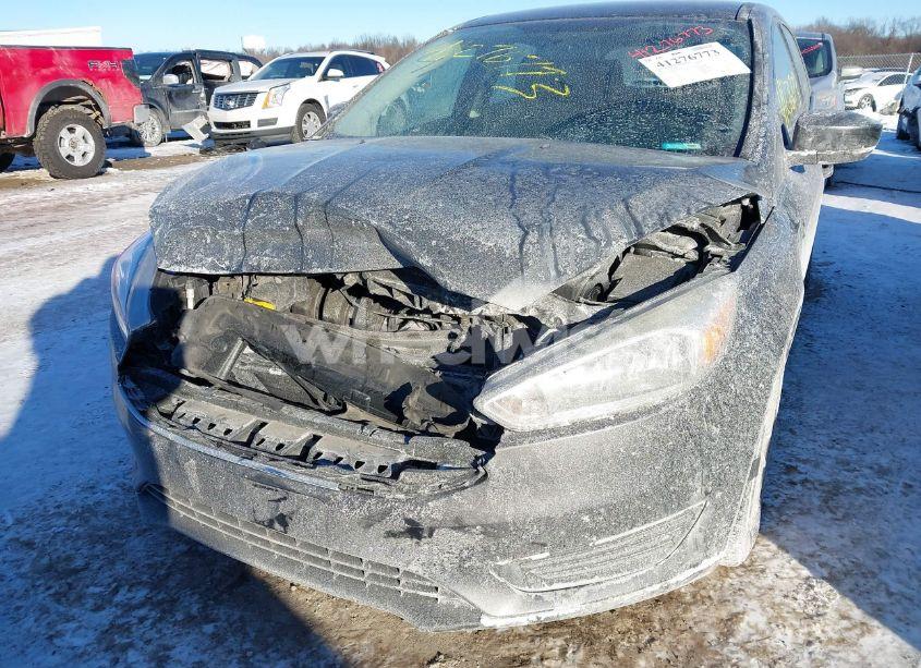 Photo 6 of 2018 Ford Focus SE (VIN 1FADP3K28JL210283)