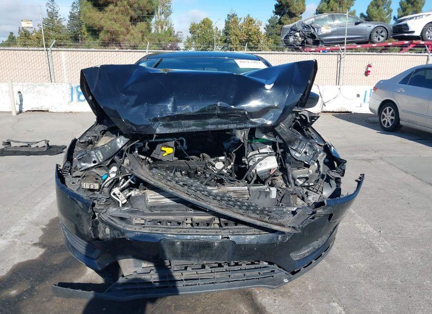 Photo 12 of 2018 Ford Focus SE (VIN 1FADP3K28JL224779)