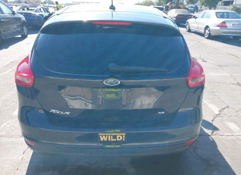 Photo 16 of 2018 Ford Focus SE (VIN 1FADP3K28JL224779)