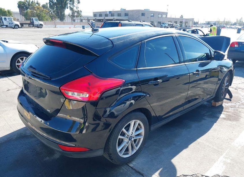 Photo 4 of 2018 Ford Focus SE (VIN 1FADP3K28JL224779)
