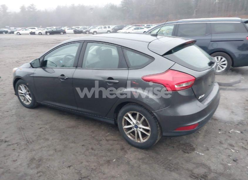 Photo 14 of 2018 Ford Focus SE (VIN 1FADP3K28JL272508)