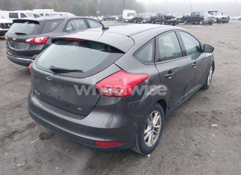 Photo 4 of 2018 Ford Focus SE (VIN 1FADP3K28JL272508)