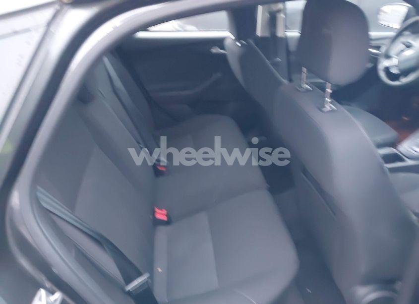 Photo 8 of 2018 Ford Focus SE (VIN 1FADP3K28JL272508)