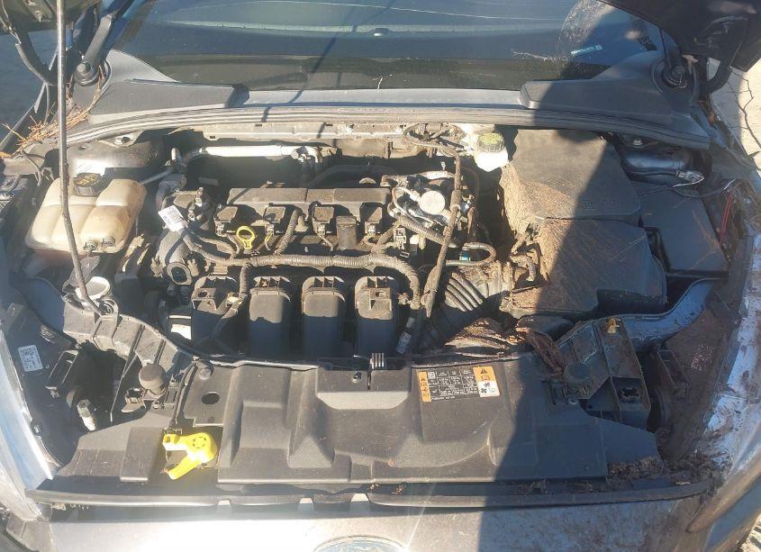 Photo 10 of 2018 Ford Focus SE (VIN 1FADP3K28JL272752)