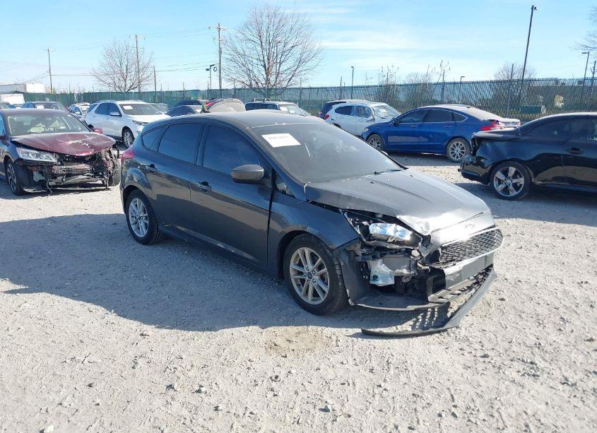2018 Ford Focus SE (VIN 1FADP3K28JL281905) main photo