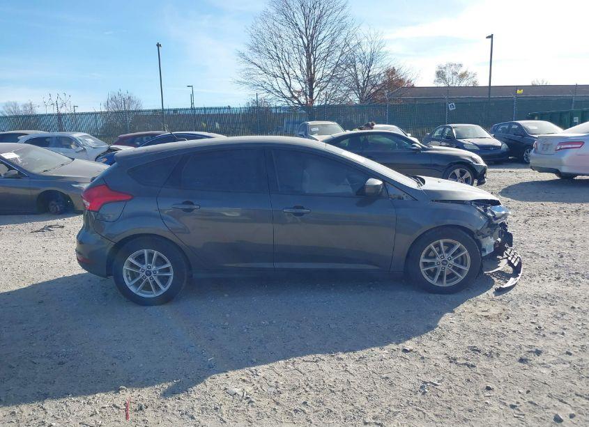 Photo 13 of 2018 Ford Focus SE (VIN 1FADP3K28JL281905)