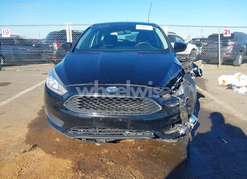 Photo 12 of 2018 Ford Focus SE (VIN 1FADP3K28JL283475)
