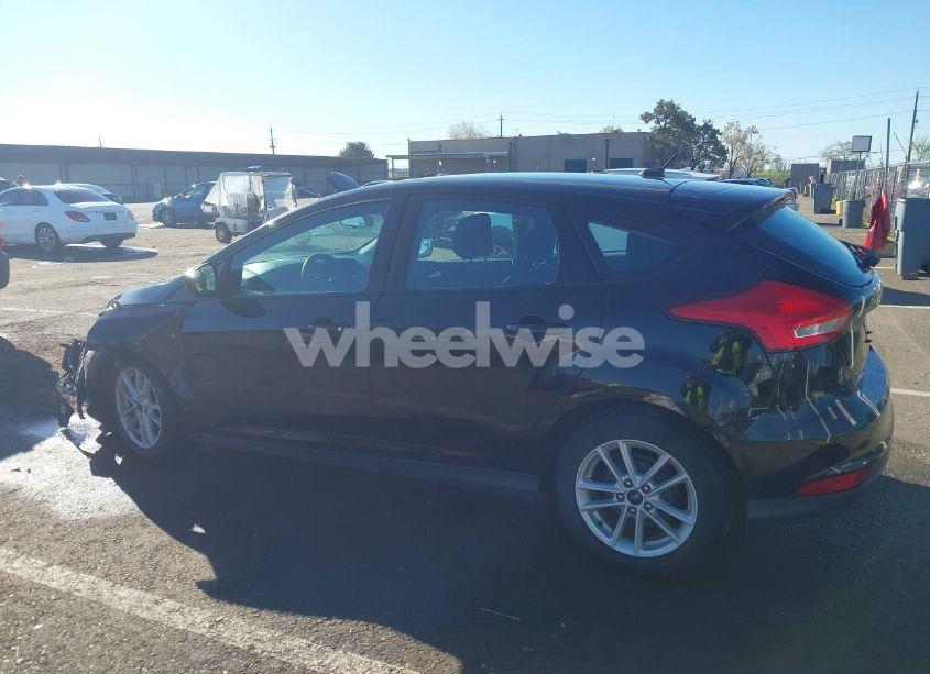 Photo 14 of 2018 Ford Focus SE (VIN 1FADP3K28JL283475)