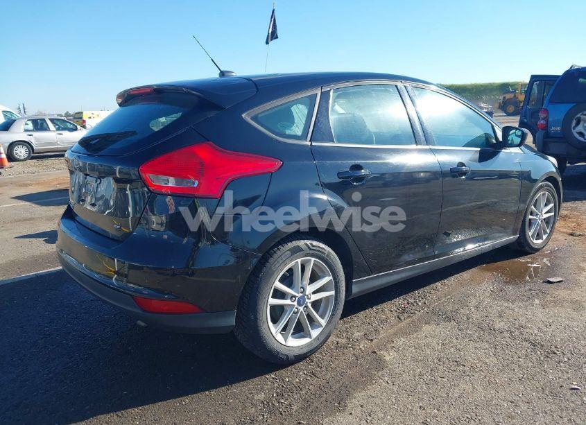 Photo 4 of 2018 Ford Focus SE (VIN 1FADP3K28JL283475)