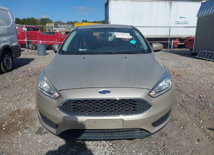Photo 12 of 2018 Ford Focus SE (VIN 1FADP3K28JL324235)
