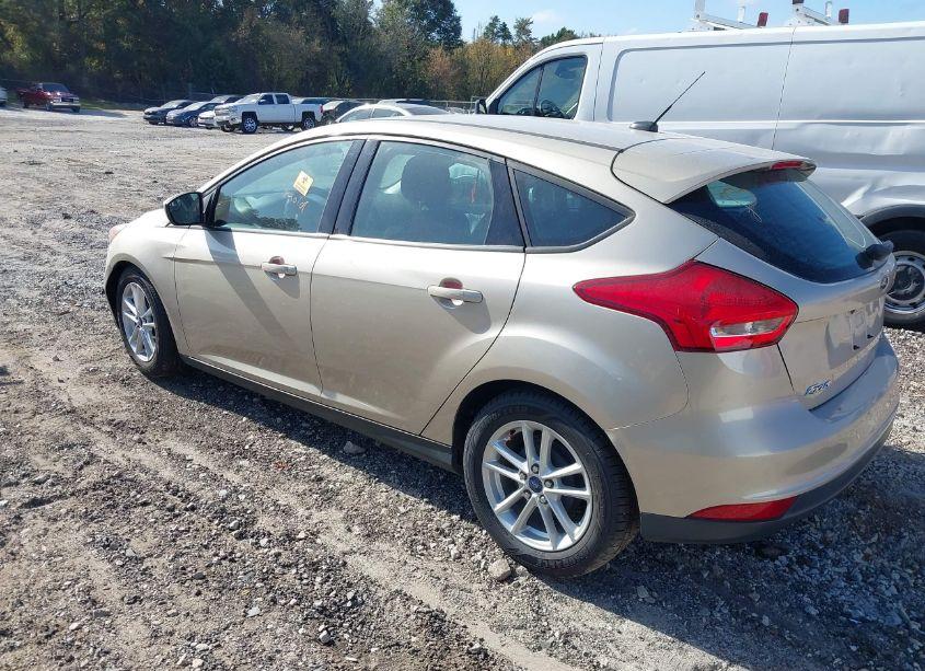 Photo 3 of 2018 Ford Focus SE (VIN 1FADP3K28JL324235)