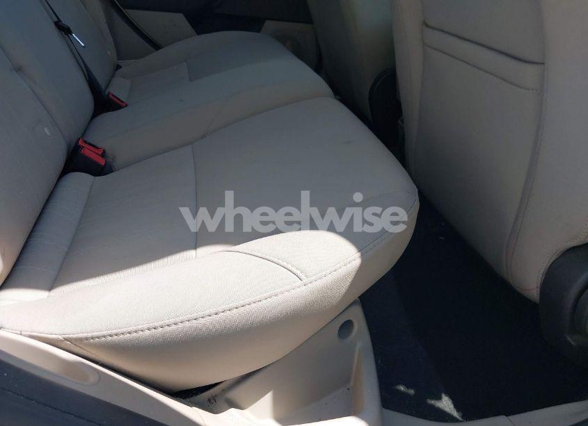 Photo 8 of 2018 Ford Focus SE (VIN 1FADP3K28JL324610)