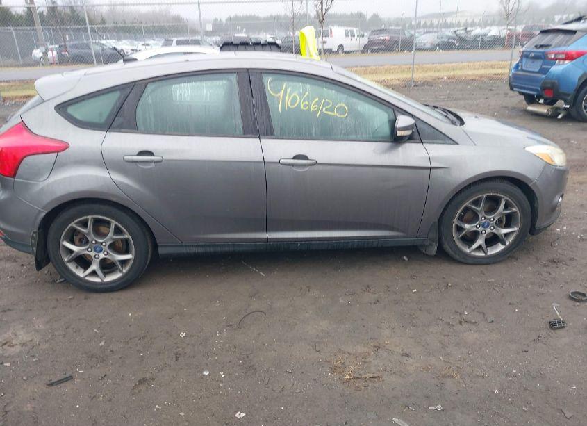 Photo 13 of 2013 Ford Focus SE (VIN 1FADP3K29DL105725)