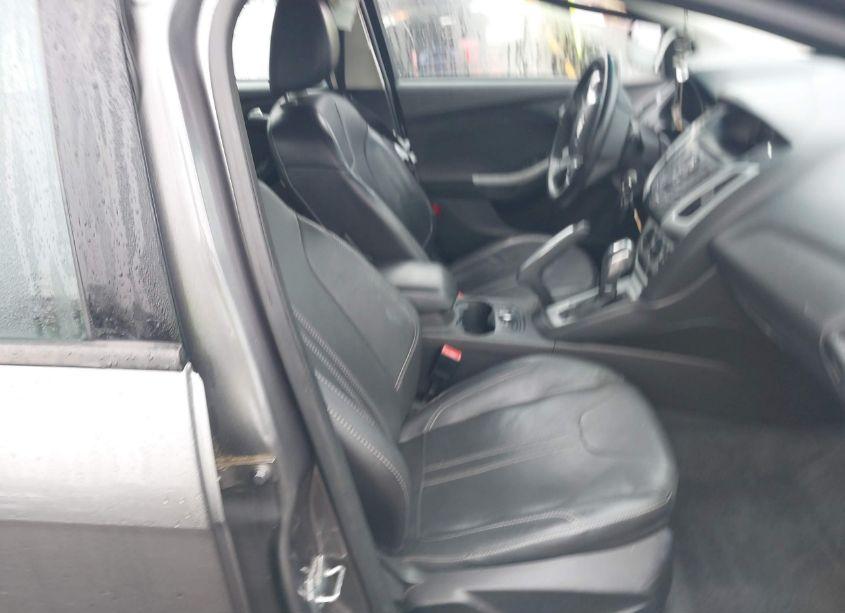 Photo 5 of 2013 Ford Focus SE (VIN 1FADP3K29DL105725)