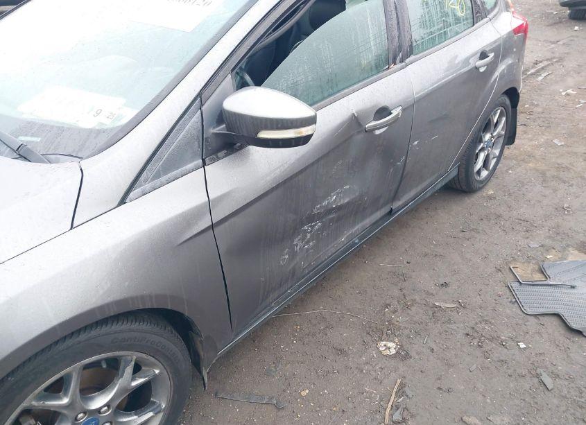 Photo 6 of 2013 Ford Focus SE (VIN 1FADP3K29DL105725)