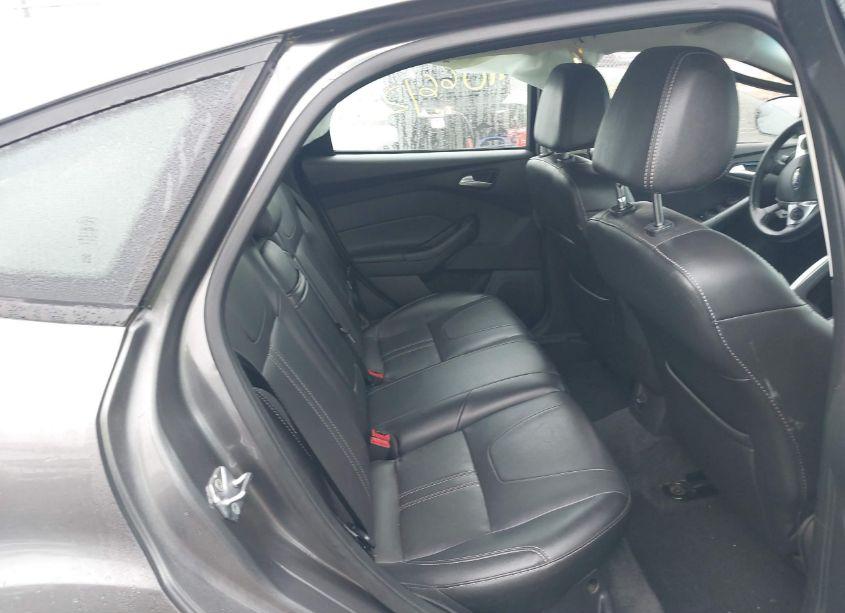 Photo 8 of 2013 Ford Focus SE (VIN 1FADP3K29DL105725)