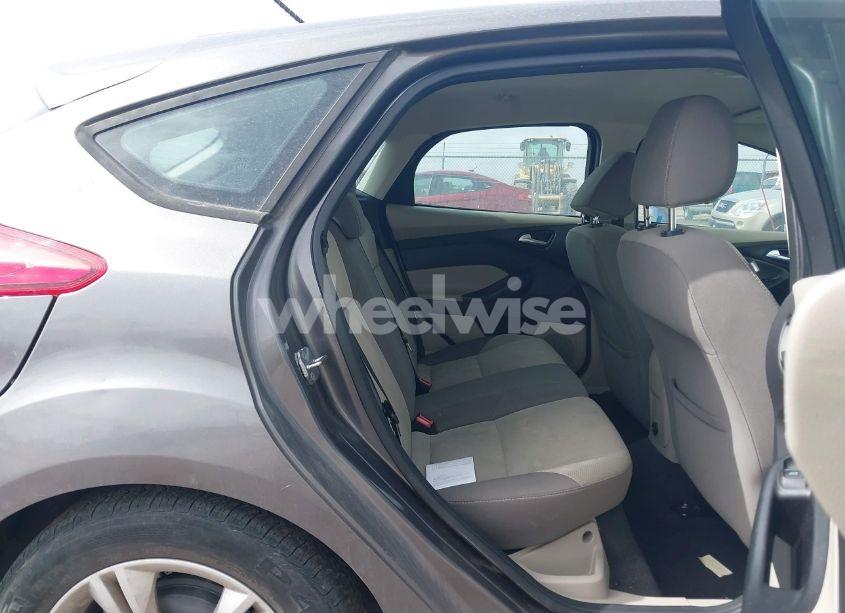 Photo 8 of 2013 Ford Focus SE (VIN 1FADP3K29DL115915)