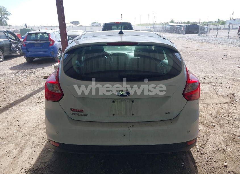 Photo 17 of 2013 Ford Focus SE (VIN 1FADP3K29DL116708)