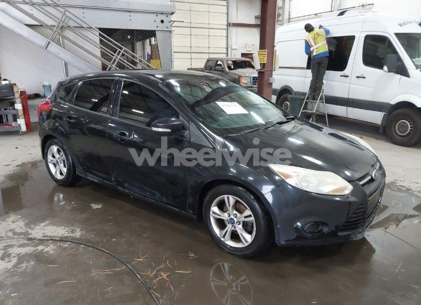 2013 Ford Focus SE (VIN 1FADP3K29DL152706) main photo