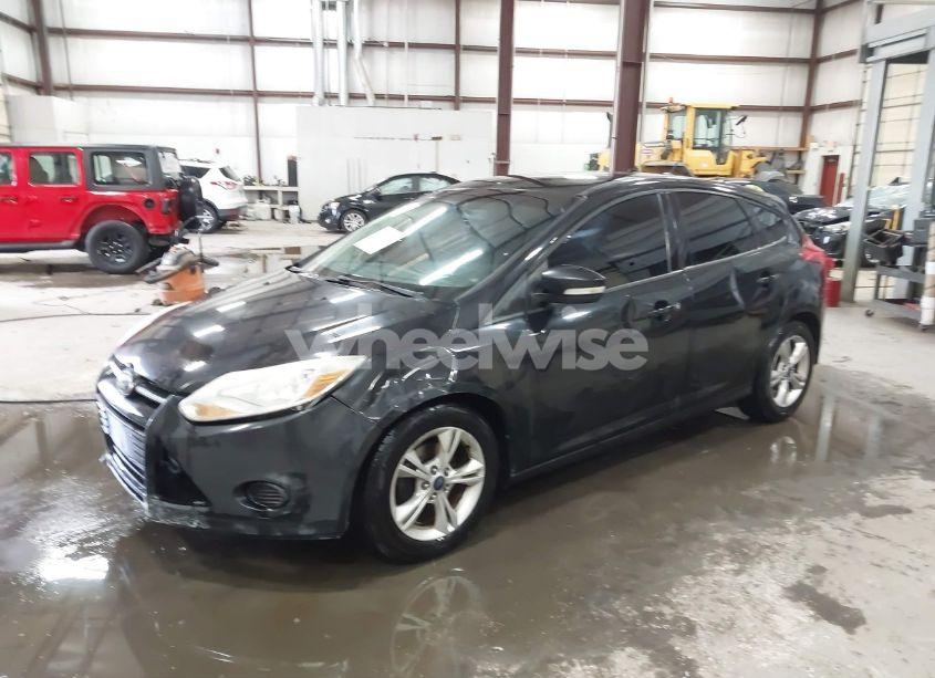 Photo 2 of 2013 Ford Focus SE (VIN 1FADP3K29DL152706)