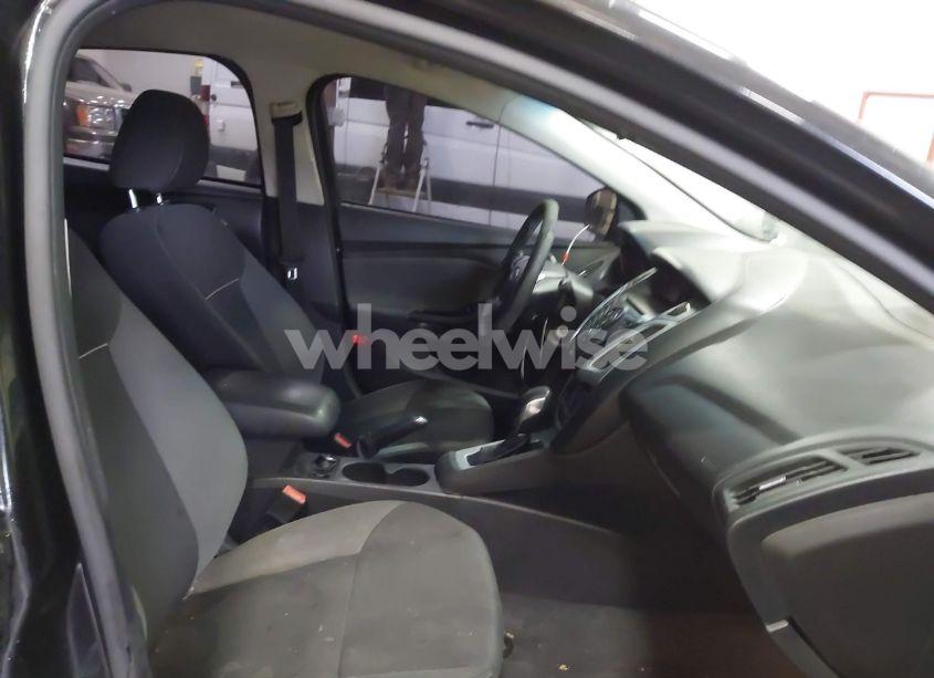 Photo 5 of 2013 Ford Focus SE (VIN 1FADP3K29DL152706)