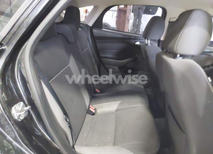 Photo 8 of 2013 Ford Focus SE (VIN 1FADP3K29DL152706)