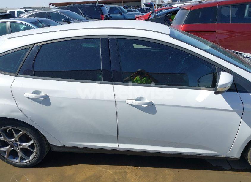 Photo 14 of 2013 Ford Focus SE (VIN 1FADP3K29DL157601)