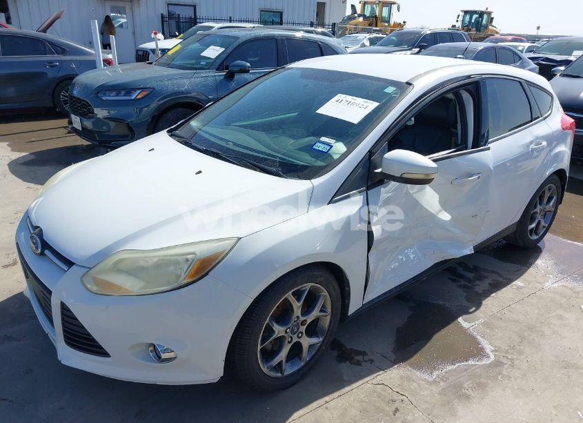 Photo 2 of 2013 Ford Focus SE (VIN 1FADP3K29DL157601)
