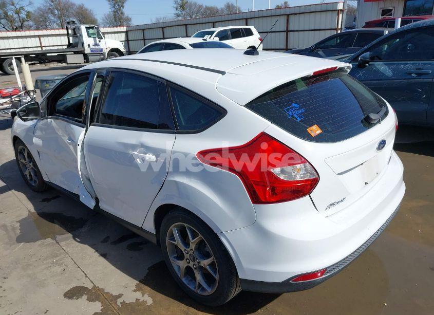 Photo 3 of 2013 Ford Focus SE (VIN 1FADP3K29DL157601)