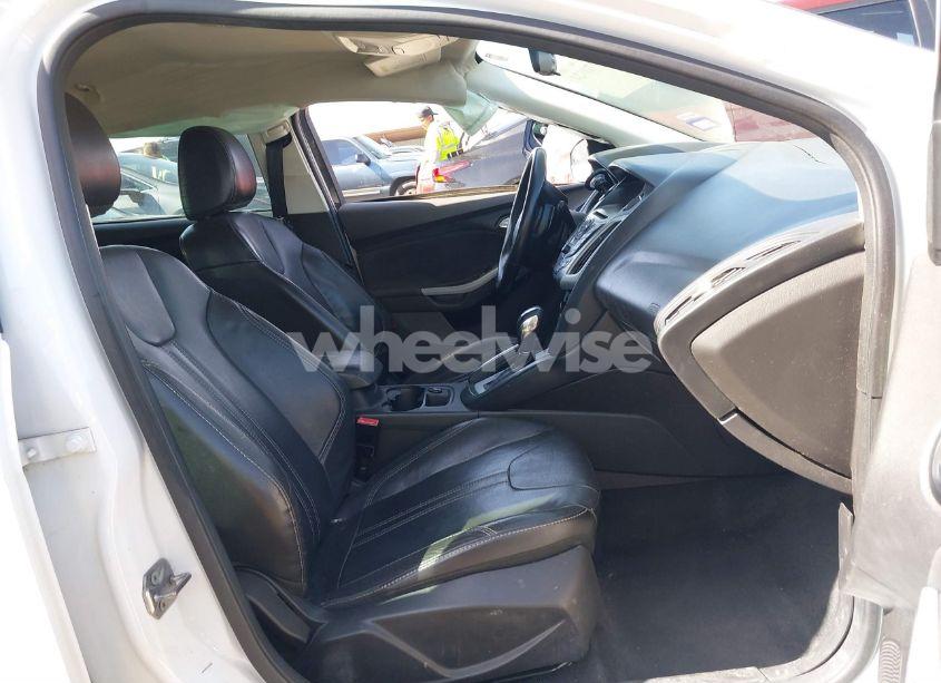 Photo 5 of 2013 Ford Focus SE (VIN 1FADP3K29DL157601)